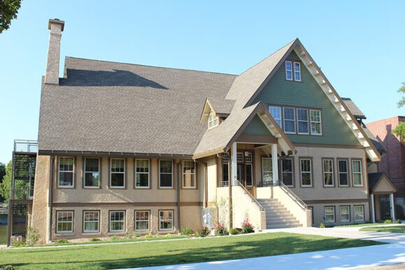 fort-atkinson-club-exterior2